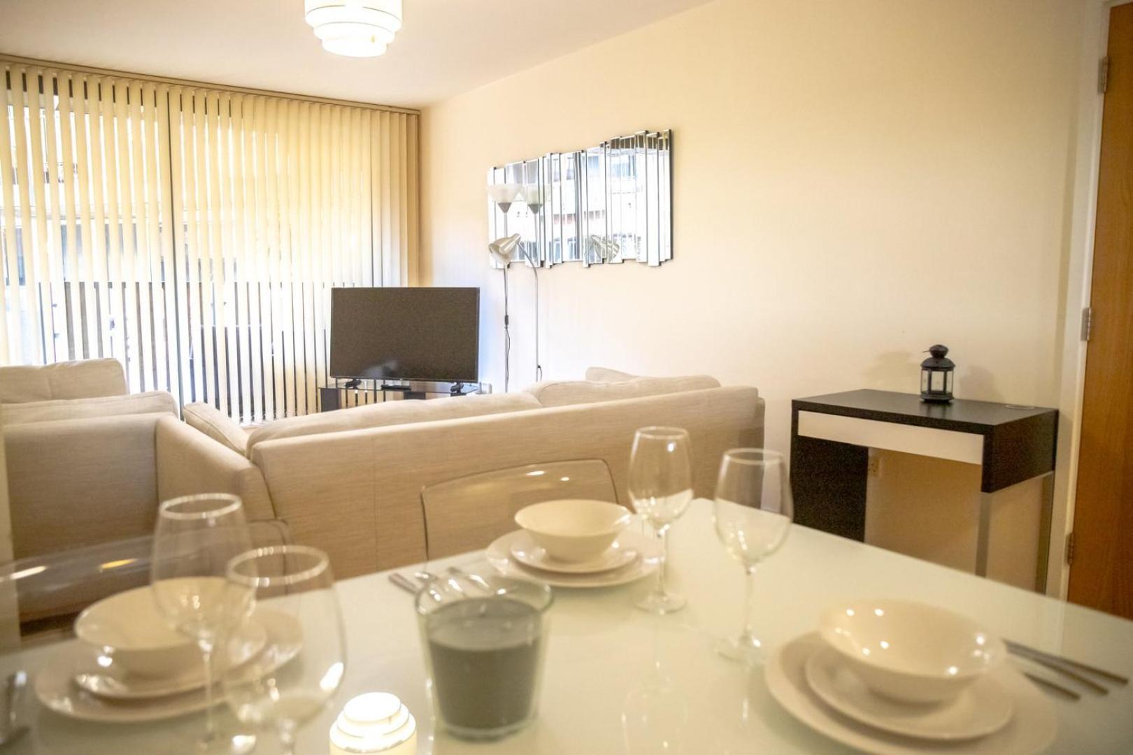 Leeds Vibrant 2 Bedroom Sleeps 4 מראה חיצוני תמונה