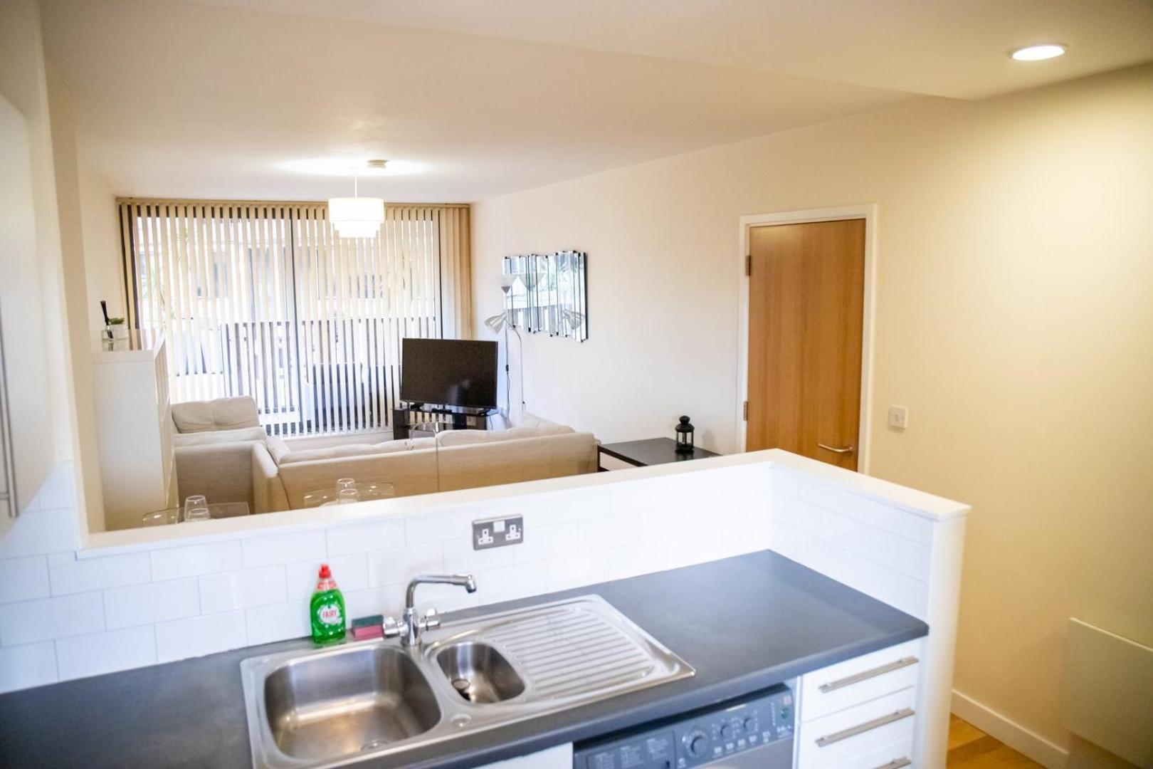 Leeds Vibrant 2 Bedroom Sleeps 4 מראה חיצוני תמונה