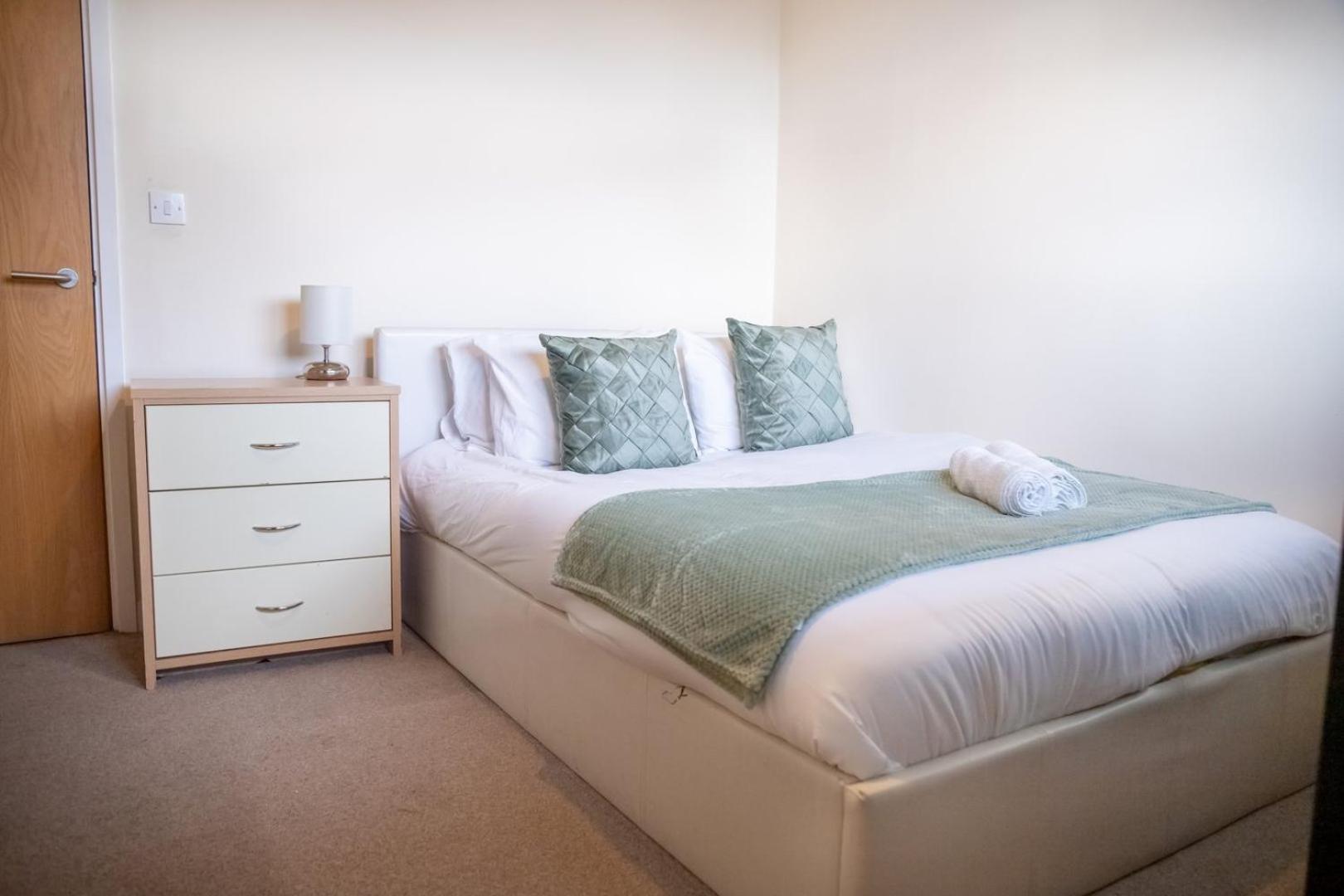 Leeds Vibrant 2 Bedroom Sleeps 4 מראה חיצוני תמונה